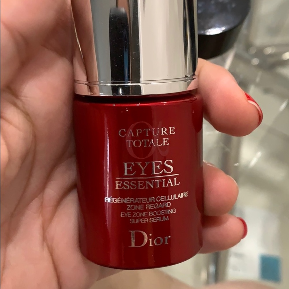 Dior eyes essential boosting super serum